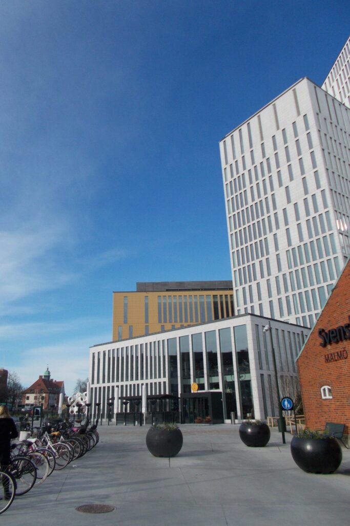 Dette billede har en tom ALT-egenskab (billedbeskrivelse). Filnavnet er 56-683x1024.jpg