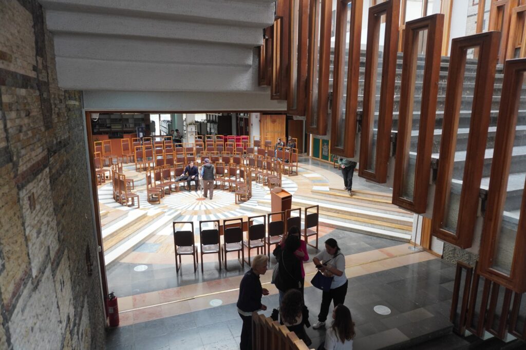 Nationalbiblioteket i Kosovo - Interiørdesign