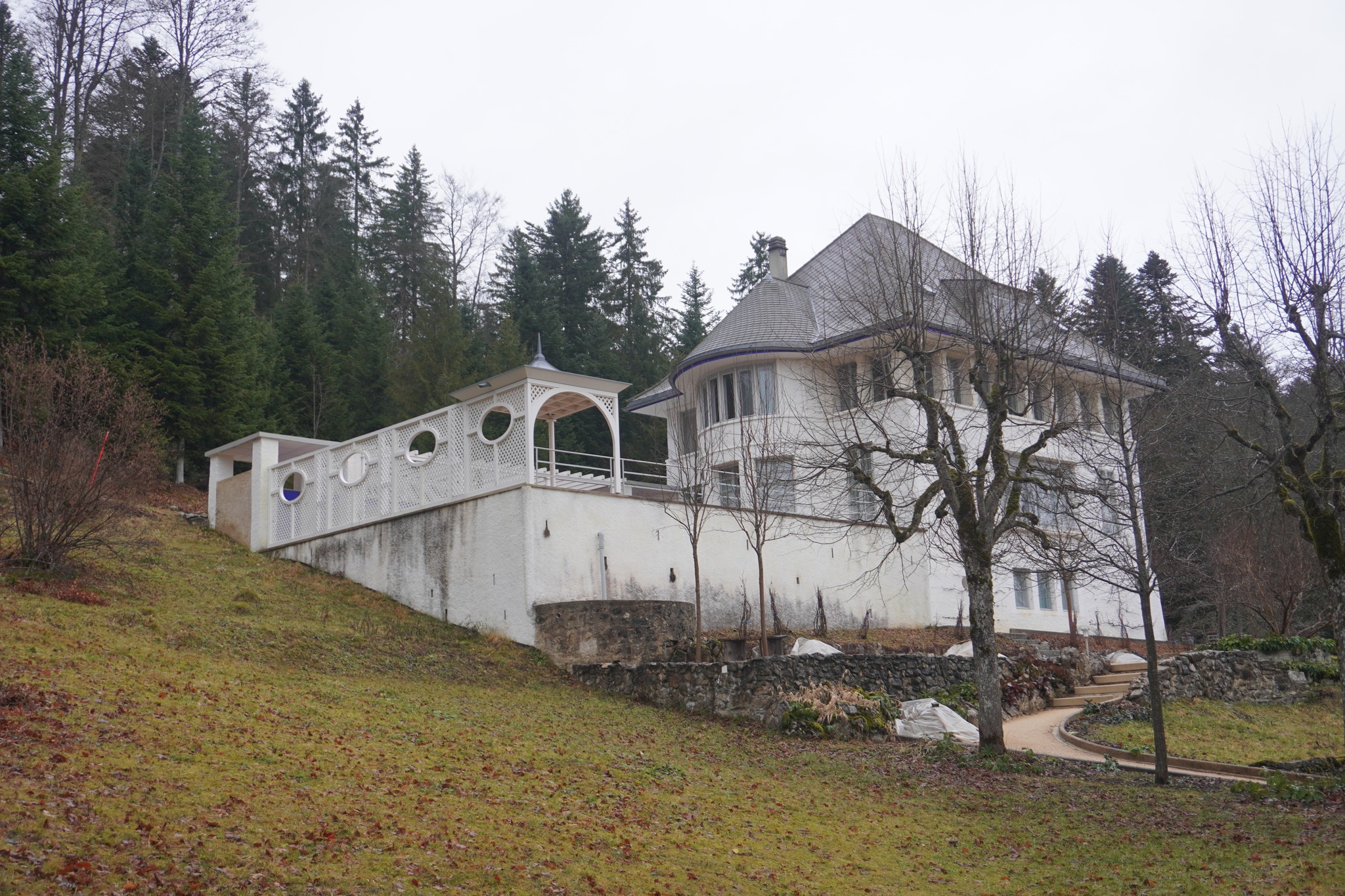 Bygning tegnet af Le Corbusier. Fra Schweiz.
