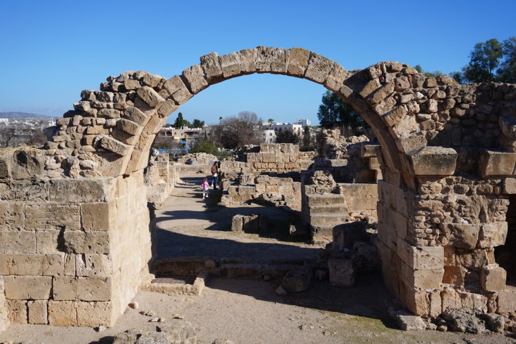 Udgravningsområde af historiske bygninger i Pafos. Fra Pafos, Cypern.