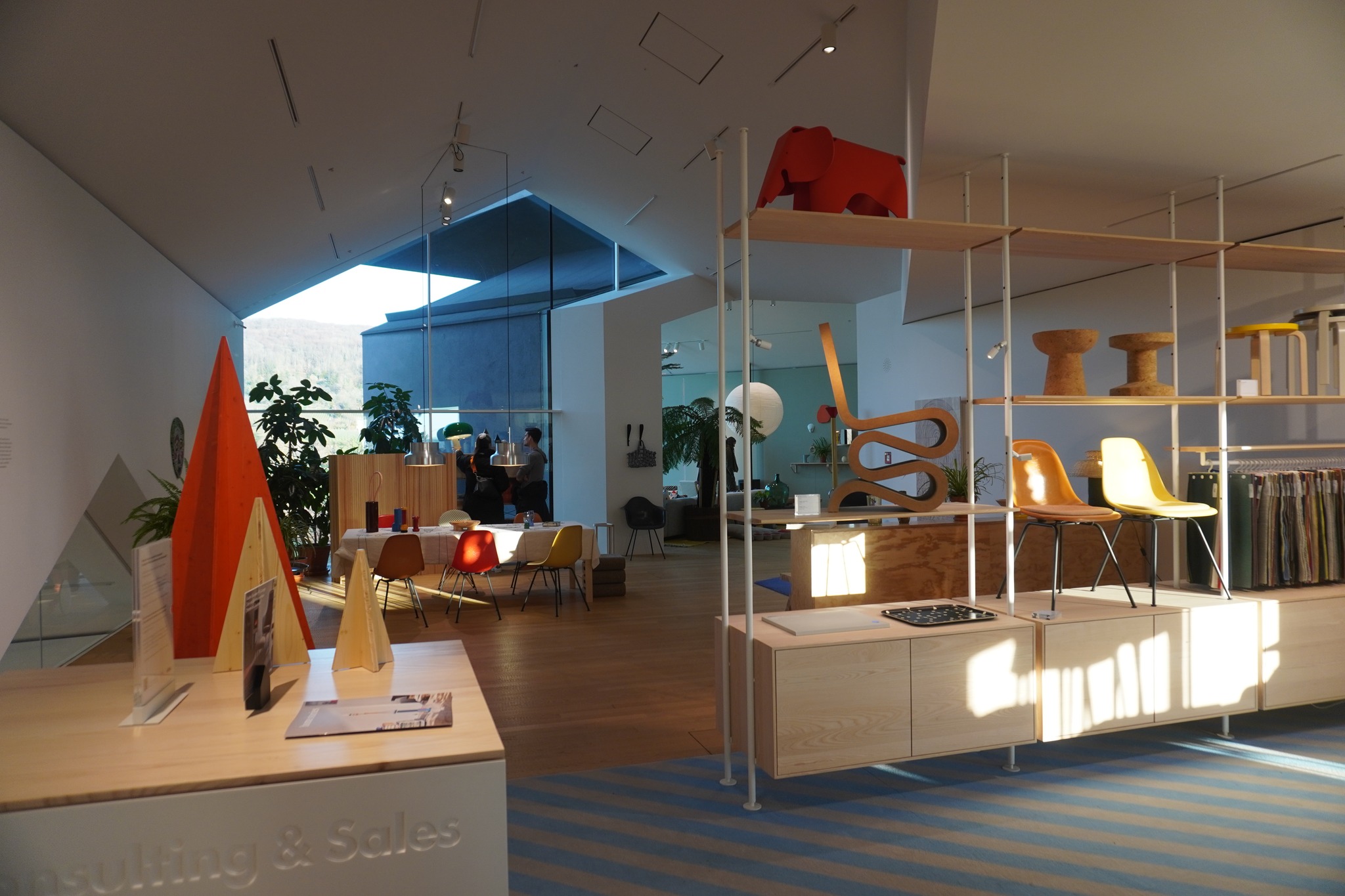 Møbel design fra udstillingen i Vitra Show Room. Fra Vitra Show Room, Tyskland.