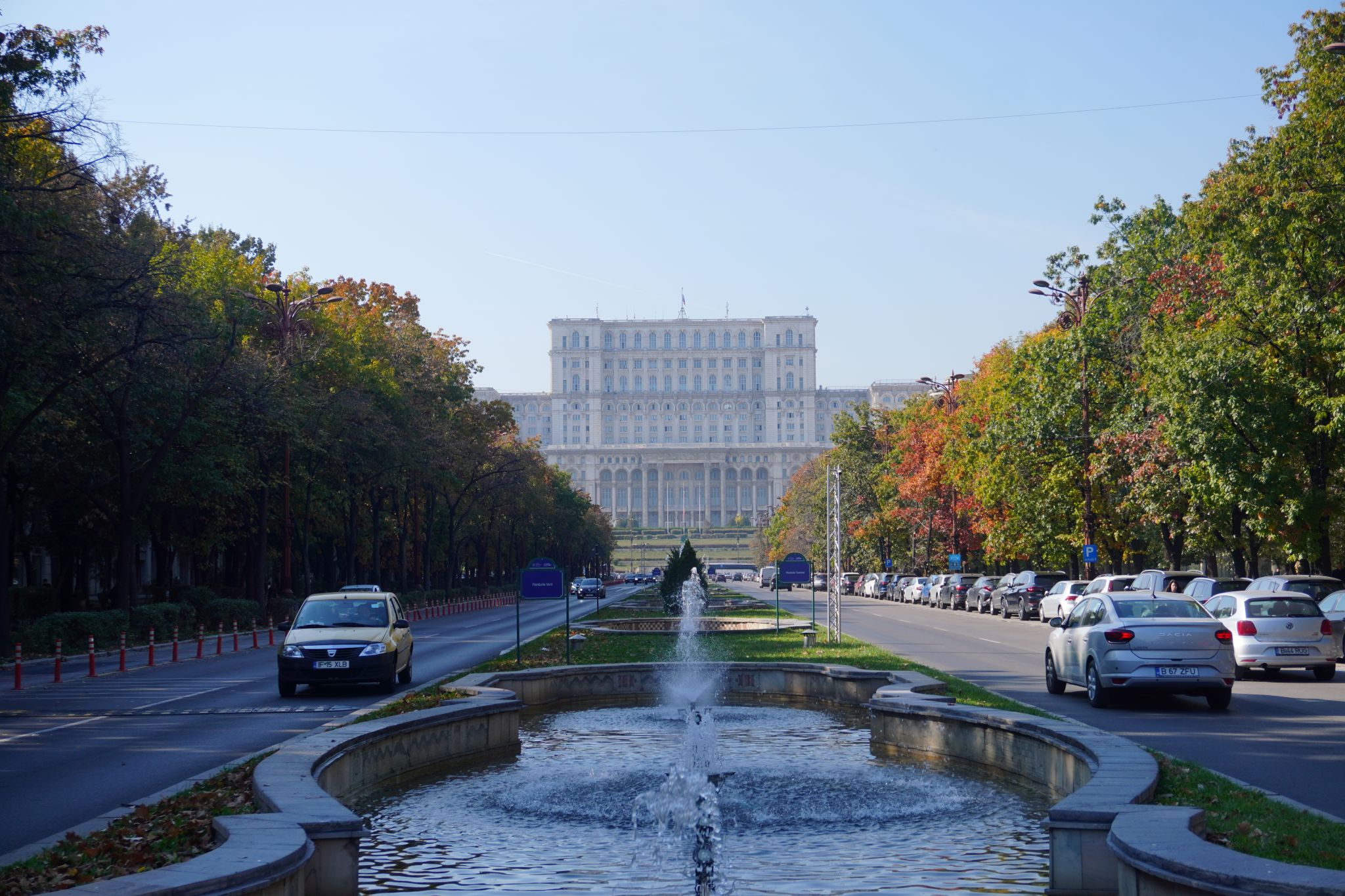 Rumænien: Parlamentets Palads – Magtens Centrum i Bukarest